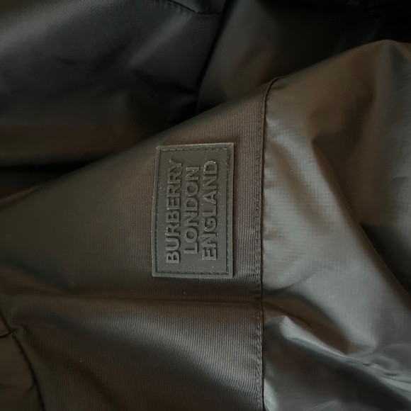 55% off! Authentic Burberry Reversible Recycled Nylon Re:Down® Puffer Jacket XL - Picture 9 of 16